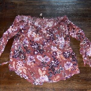 Women buckle top size Medium